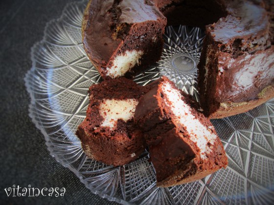 Ciambella nera cuore bianco