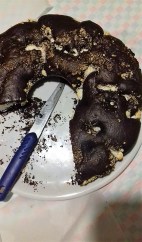 ciambella-nera-dal-cuore-bianco